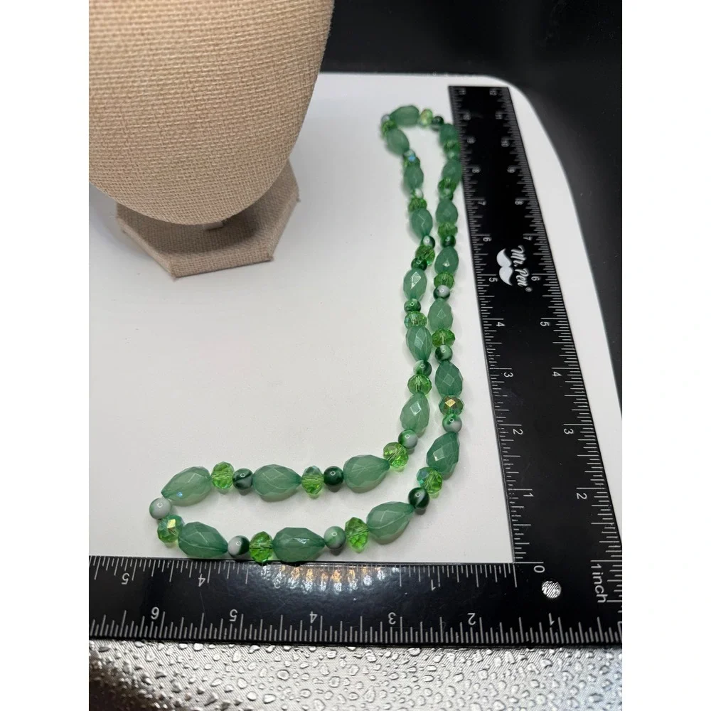 Vintage Green Beaded Necklace Faceted Glass Marbled Statement Strand 24 Inch‎